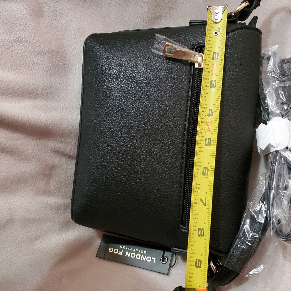 SOLD 👜 Perfect Size Crossbody Bag for Every Occasion - Picture 5 of 8